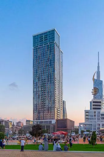 Der Wohnhauskomplex  der Premium-Klasse &quot;Porta Batumi Tower&quot; in Batumi — Kompetente Beratung und Immobilienbewertungen auf GEOLN.COM. Foto 4