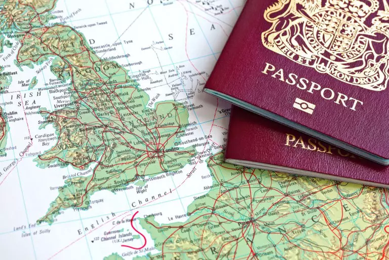 Что должны знать граждане России, получающие второй паспорт или ВНЖ в другой стране
