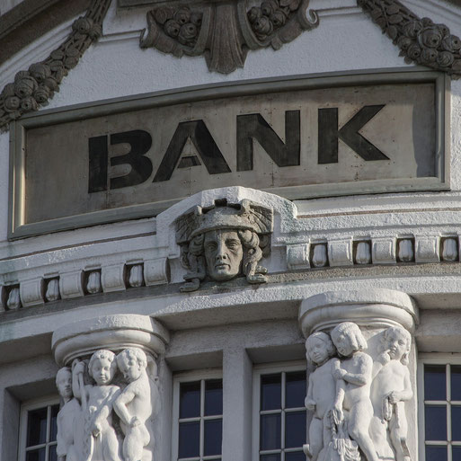 Как иностранцу открыть счет в банке Грузии?