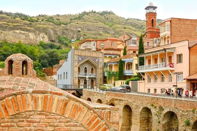 Georgien belegte den dritten Platz der Rangliste der besten europäischen Länder für Reisen im Jahr 2020 — Kompetente Beratung und Immobilienbewertungen auf GEOLN.COM. Foto 1