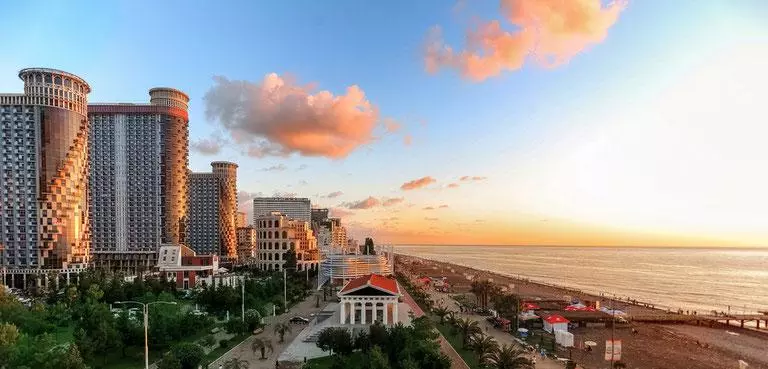 Check-list des Investoren - was sind die Preiskategorien für Immobilien in Batumi? — Kompetente Beratung und Immobilienbewertungen auf GEOLN.COM. Foto 1