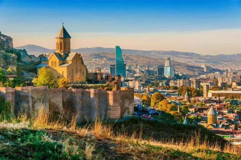 Tbilisi w czerwcu: pogoda, rekreacja i rozrywka — Porady ekspertów i recenzje nieruchomości na GEOLN.COM. Zdjęcie 5