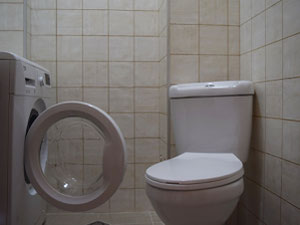 2 ოთახიანი ბინა ქალაქის ცენტრში — უძრავი ქონების ყიდვა და მფლო ბელებისგან GEOLN.COM. ფოტო 11