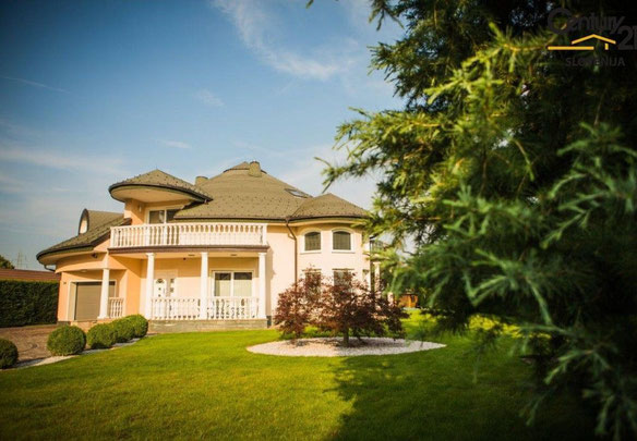 Slovenya, Maribor, Pekre banliyölerinde villa