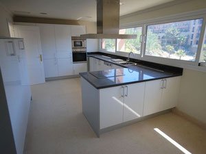 Penthouse 3 bedrooms 263 m² in Nueva Andalucia, Spain — Find off-plan property or real estate resale directly from developers and owners GEOLN.COM. Photo 5