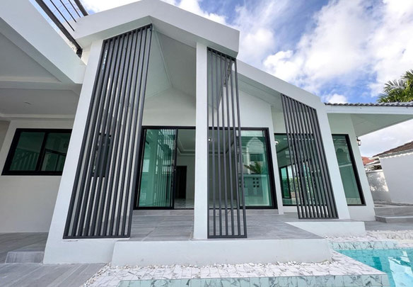 Luxuriöses Haus mit Pool zu verkaufen in Chalong