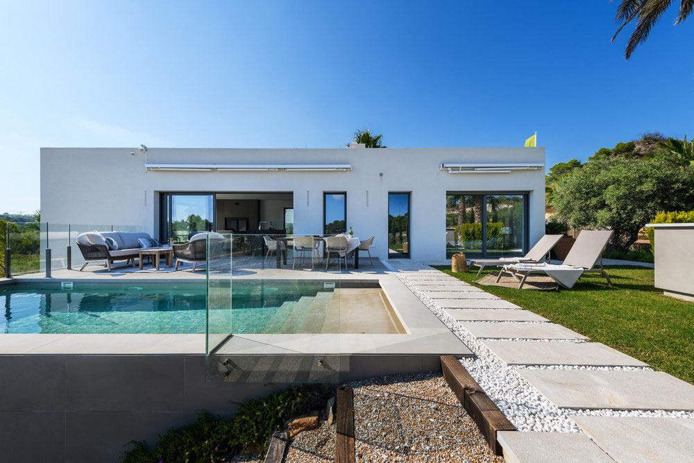 Villa 4 bedrooms 290 m² in Las Colinas, Spain — sale from property