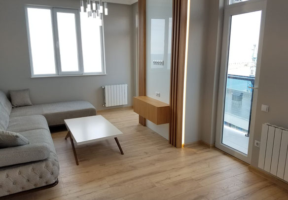 Schlüsselfertige Wohnung mit Balkon und Meerblick