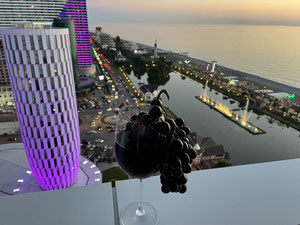 იყიდება 2 ოთახიანი ბინა ქორთიარდ მარიოტში ბათუმში. — უძრავი ქონების ყიდვა და მფლო ბელებისგან GEOLN.COM. ფოტო 11