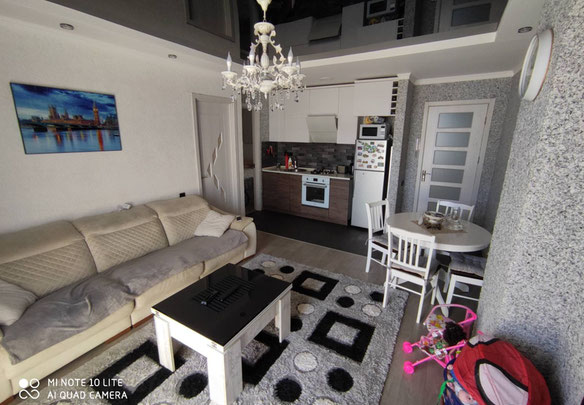 Se vende piso de tres habitaciones en la calle. Bagrationi