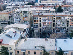 3 ოთახიანი ბინა საბურთალოზე. ბინა შუამავლის გარეშე თბილისში — უძრავი ქონების ყიდვა და მფლო ბელებისგან GEOLN.COM. ფოტო 9