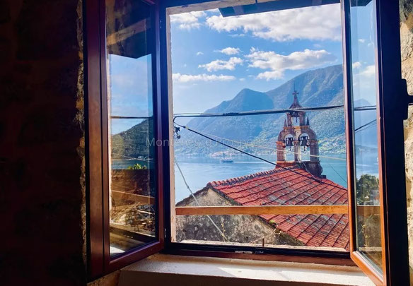 Montenegro. Stylish one-bedroom apartment with sea view, Perast