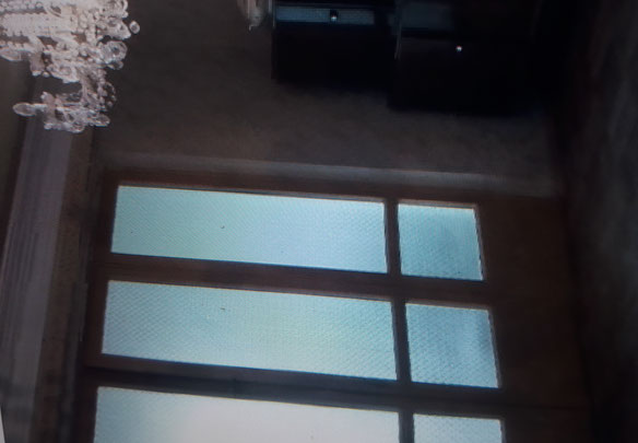 Selling inexpensive large 5-room apartment + garage in Tbilisi