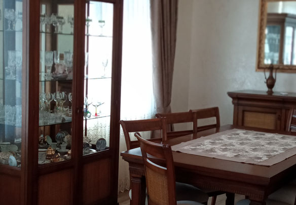 Gemütliche Wohnung mit Meer- und Bergblick
