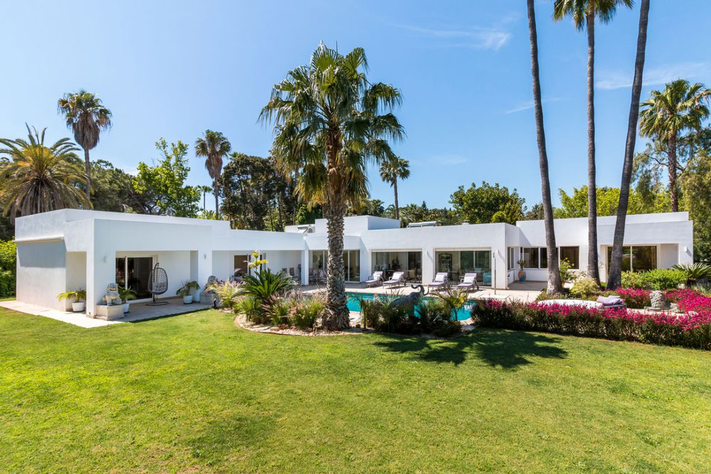 Villa 5 bedrooms 560 m² in El Paraiso, Spain — sale from property owner ...