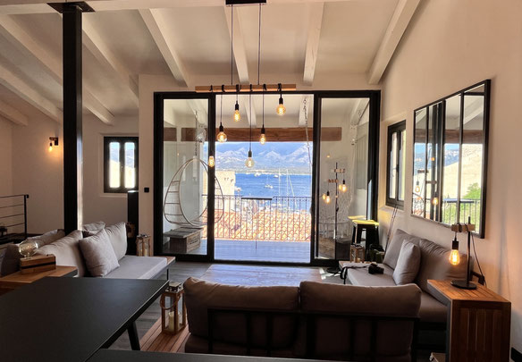 Dwupoziomowy apartament w sercu Calvi