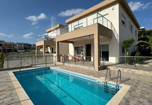 Villa with Sea view and swimming pool for Sale