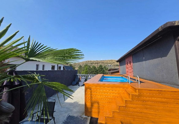 Продается новый коттедж с бассейном в Сабуртало, озеро Лиси