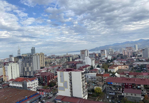 იყიდება 2 ოთახიანი ბინა