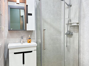 Euro-Zweizimmerwohnung zum Leben in einem der besten Häuser von Batumi, hundert Meter vom Einkaufszentrum Metro City entfernt. — Immobilien-Suchservice von Bauträgern und Eigentümern GEOLN.COM. Foto 16