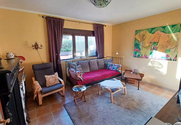 Montenegro. One-story house within the city limits of Bar with a garden and parking