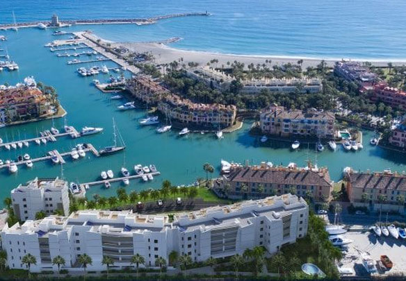 شقة بغرفتي نوم بمساحة 145 متر مربع في Sotogrande ، إسبانيا