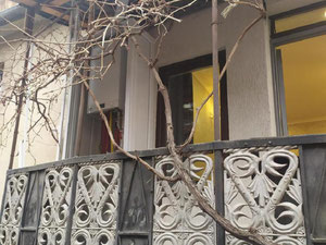 2 комнатная квартира на Мтацминда. Квартира без посредника в Тбилиси — Поисковик недвижимости от застройщиков и собственников GEOLN.COM. Фото 3