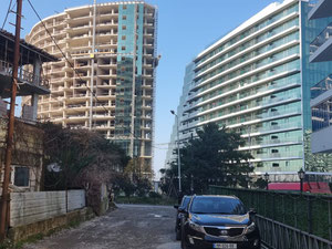 იყიდება 4 საძინებლით + 2 სტუდიოს ფართო ბინა — უძრავი ქონების ყიდვა და მფლო ბელებისგან GEOLN.COM. ფოტო 8