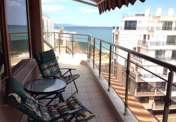 Apartment by the sea