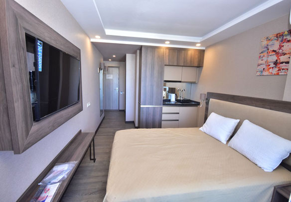 Se vende apartamento de 1 habitación con vista al mar.